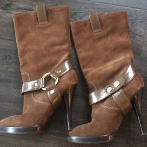 Like New BCBG brown suede boots.